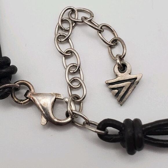 Retired Silpada Carved Lip Shell Pendant on Brown Leather Cord Necklace N1446 - Picture 4 of 5